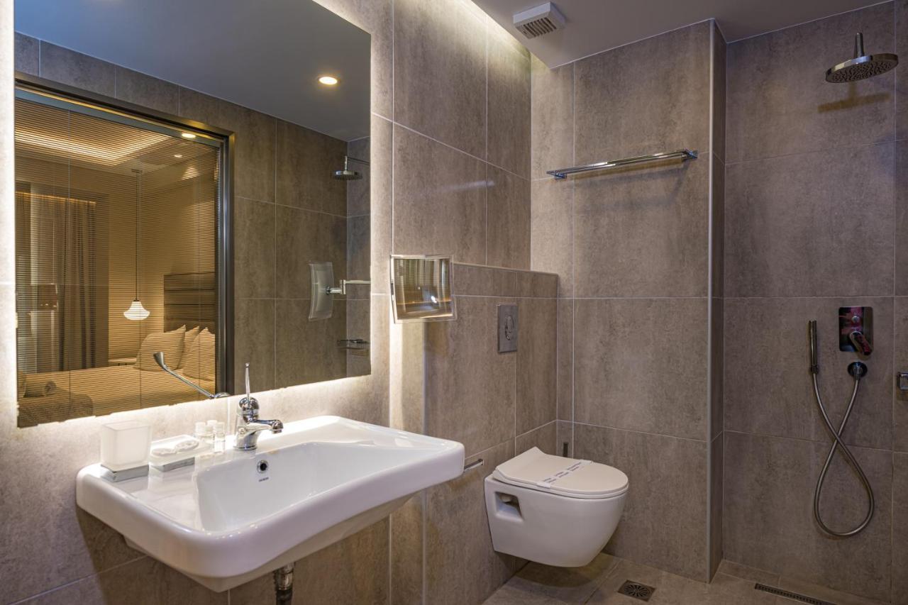 Hotel Alexandra & 4*